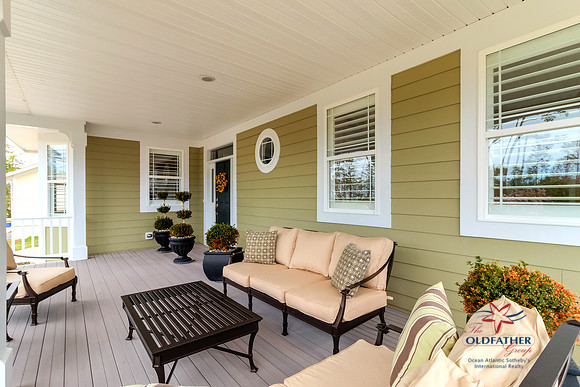 Quarter Deck Ln