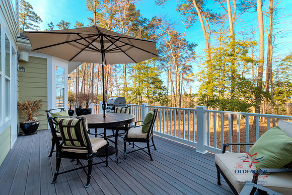 Quarter Deck Ln