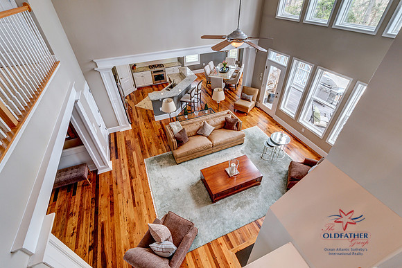 Quarter Deck Ln