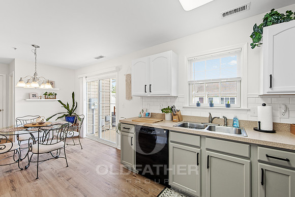 11-505 holly interior-11