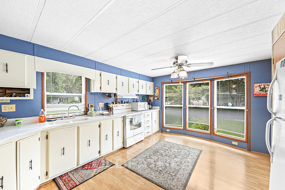 11-17170 PINE WATER LEWES-11