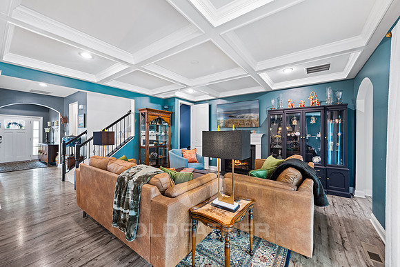 15-27519 BELMONT BLVD-15