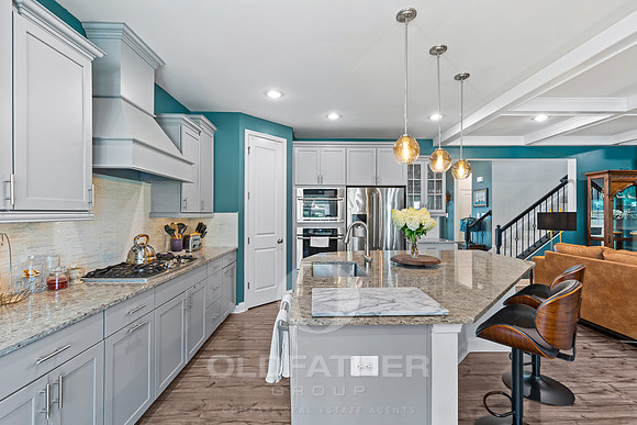17-27519 BELMONT BLVD-17