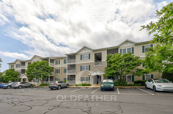 02-300 Pebble Dr Unit 305-30