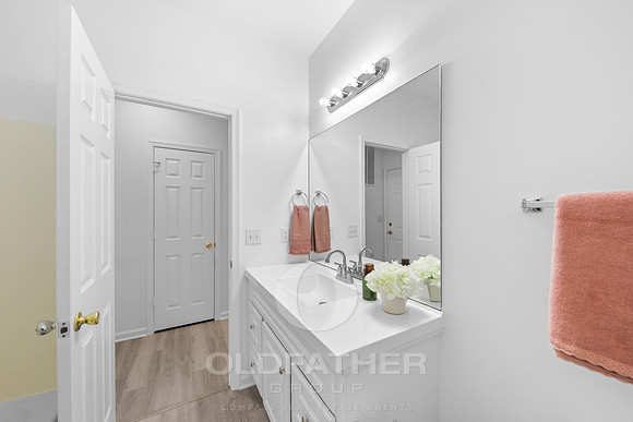 24-300 Pebble Dr Unit 305-25