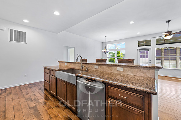 12-21885 SURF BOARD BLVD-8