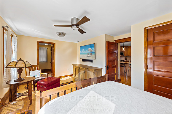 22-223 RODNEY ST-17