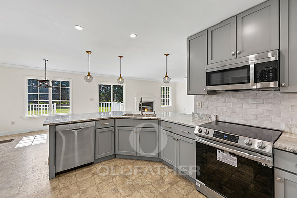 18-404 HUDSON ST-18
