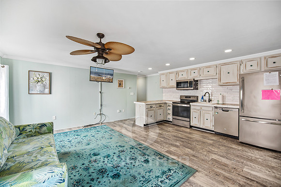 10-12404 ASSAWOMAN DR UNIT #204-10