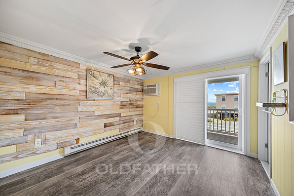 17-12404 ASSAWOMAN DR UNIT #204-17