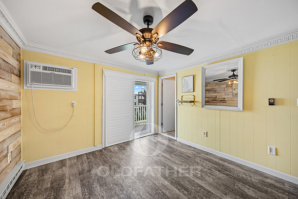 18-12404 ASSAWOMAN DR UNIT #204-18