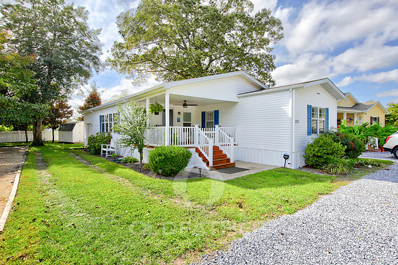 01-25844 AMERICAN AVE-1