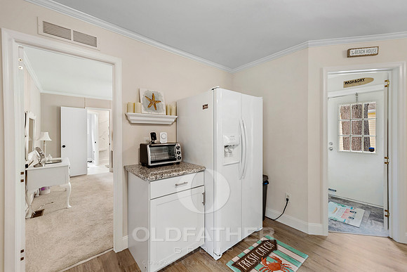 17-25844 AMERICAN AVE-17
