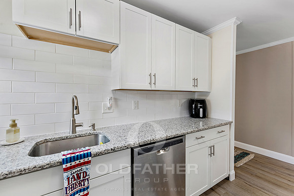 18-25844 AMERICAN AVE-18