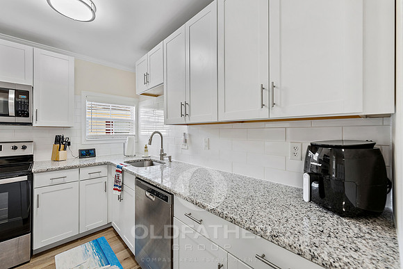21-25844 AMERICAN AVE-21
