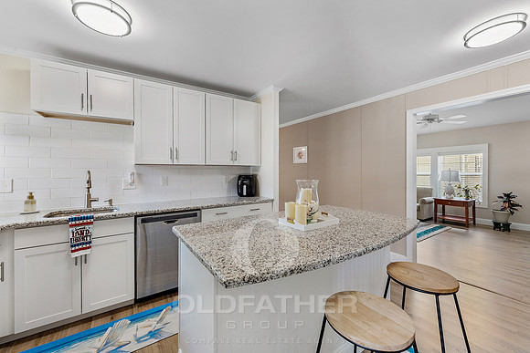 22-25844 AMERICAN AVE-22