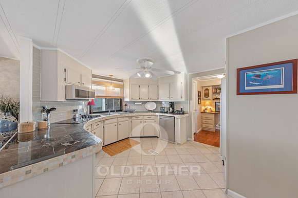 09-38785 ROOSEVELT AVE-9