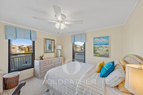 24-38785 ROOSEVELT AVE-24
