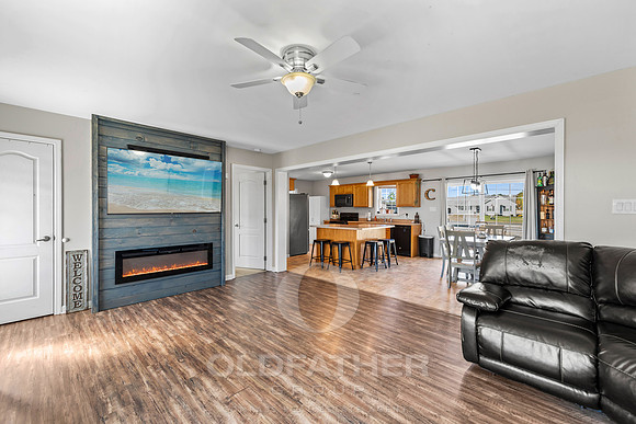 15-25149 N LEGACY LN-15