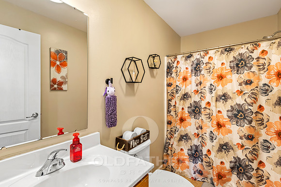 16-25149 N LEGACY LN-16