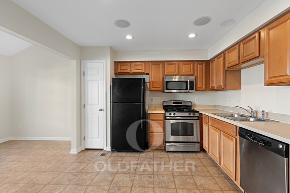 11-27567 MAYFIELD RD-11
