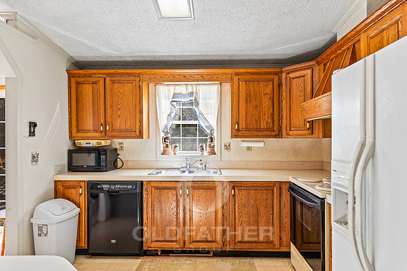 17-29030 LOG CABIN HILL RD-17