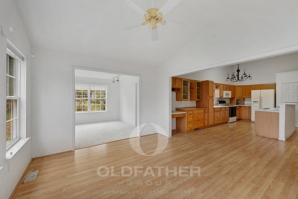 09-33735 N HERON DR-9