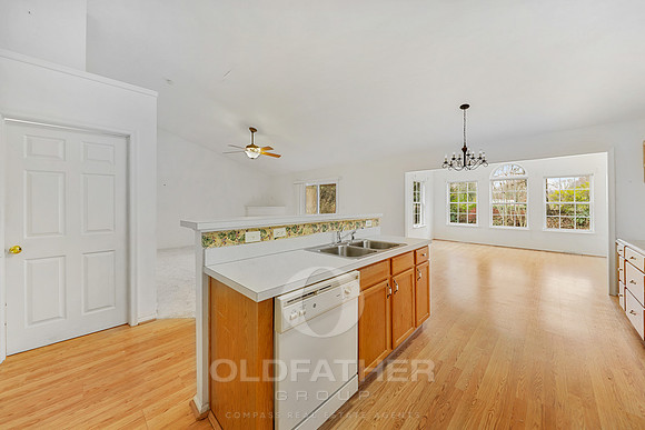 13-33735 N HERON DR-13