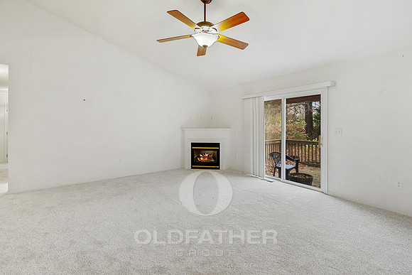 15-33735 N HERON DR-15