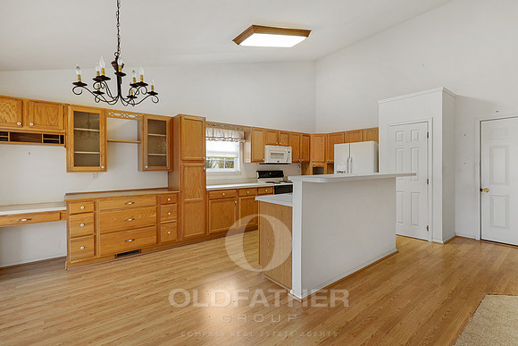 16-33735 N HERON DR-16