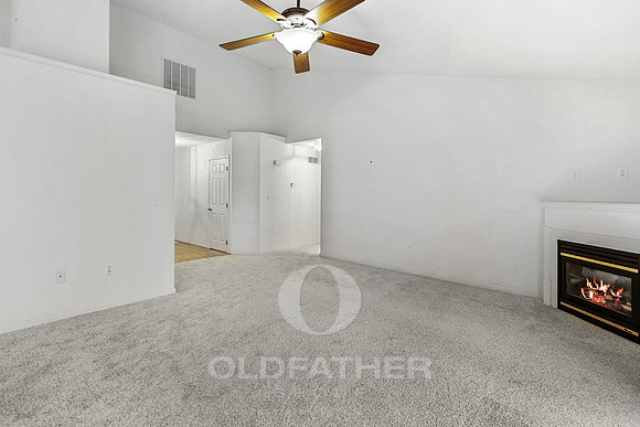 17-33735 N HERON DR-17