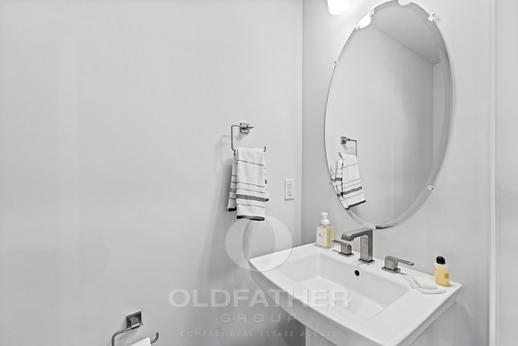 20-216 RED CEDAR DR-24
