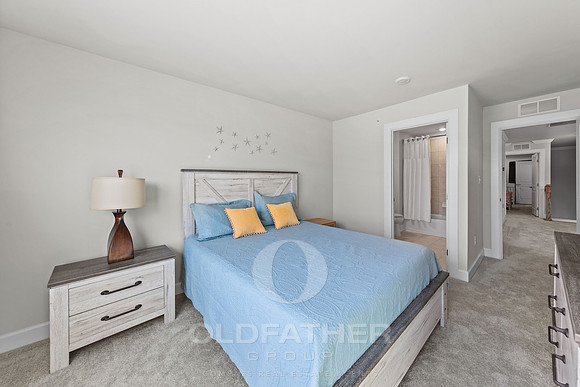 28-216 RED CEDAR DR-32