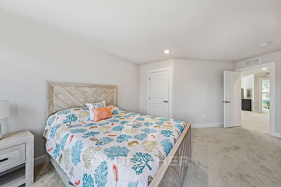 36-216 RED CEDAR DR-40