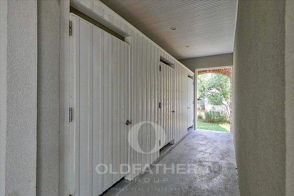 18-34 collins ext-15