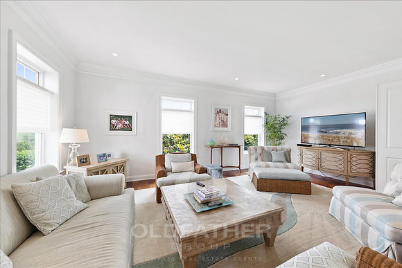 58-34 COLLINS AVE-19