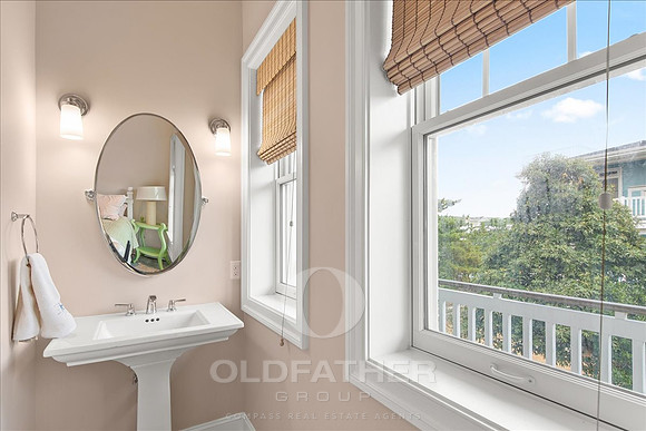 70-34 COLLINS AVE-31