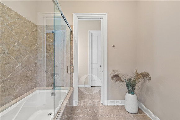 71-34 COLLINS AVE-32