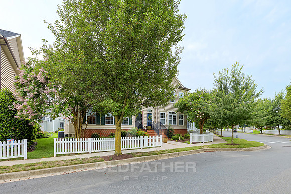 VILLAGE-CTR-402-PRINT-014