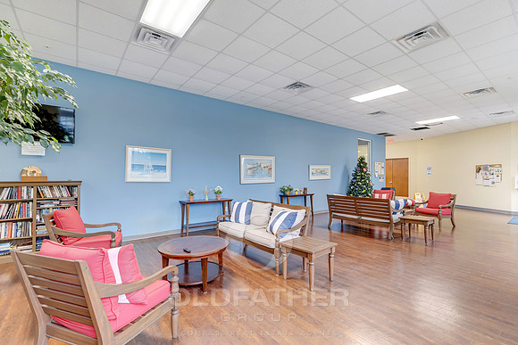 VILLAGE-CENTER-BLVD-402-PRINT-010