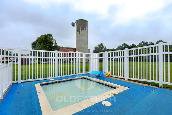 VILLAGE-CENTER-BLVD-402-PRINT-008